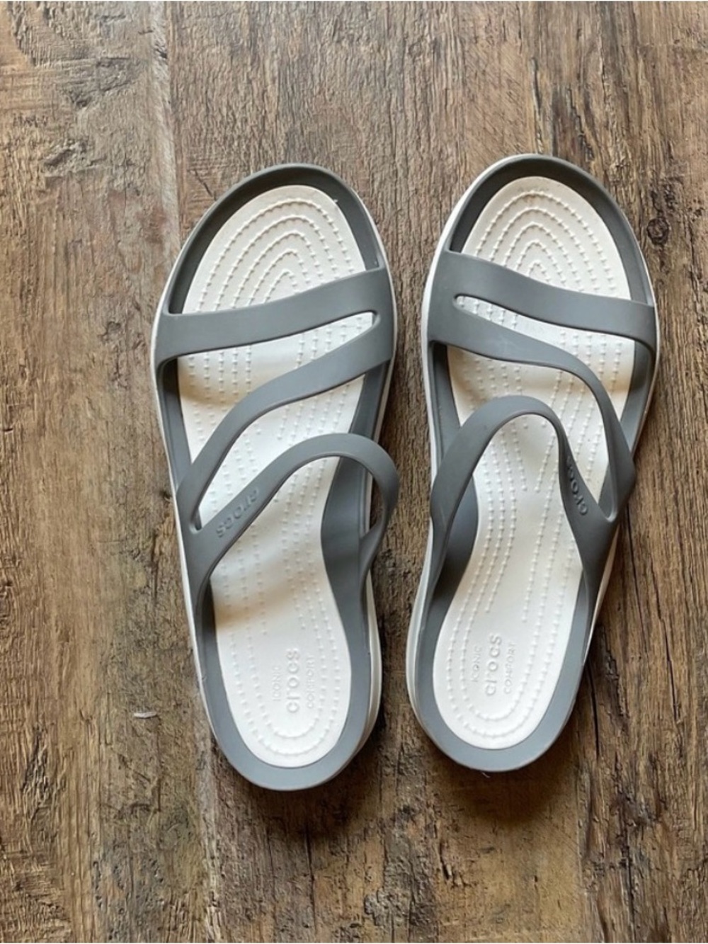 CROCS Women’s Dual-Strap Slide Sandals in Gray and White Sz7